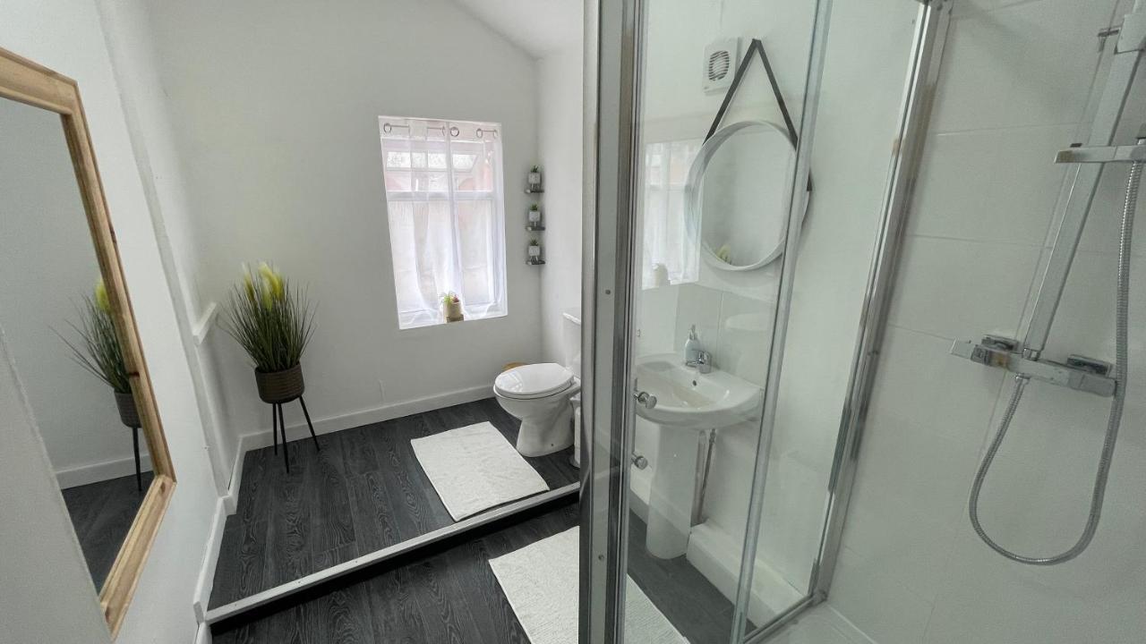 ברמינגהאם Spacious 6 Bed Home Near City & Albion Stadium Perfect For Contractors! מראה חיצוני תמונה