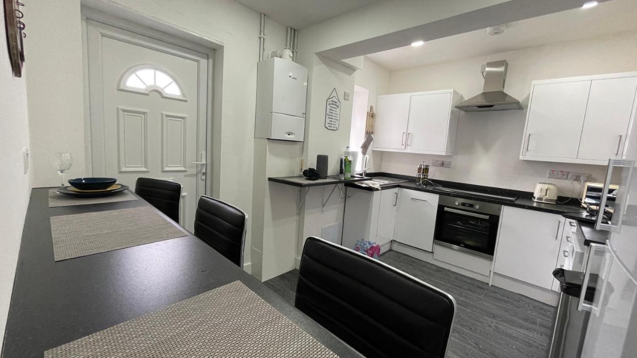 ברמינגהאם Spacious 6 Bed Home Near City & Albion Stadium Perfect For Contractors! מראה חיצוני תמונה
