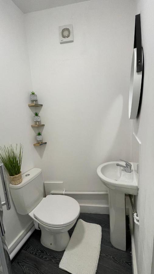 ברמינגהאם Spacious 6 Bed Home Near City & Albion Stadium Perfect For Contractors! מראה חיצוני תמונה